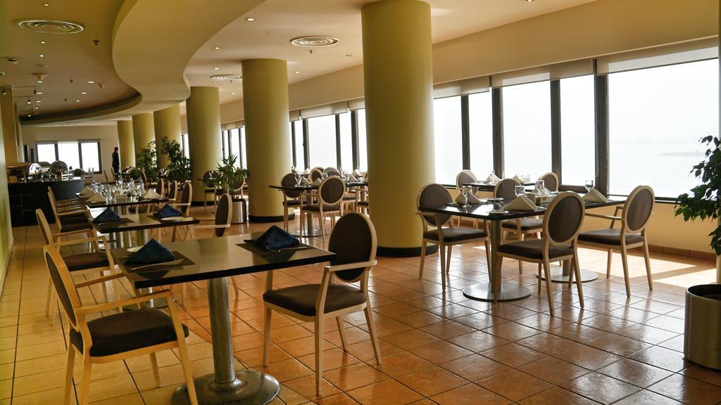 Safir International Hotel Kuwait Kuwait City Exterior foto