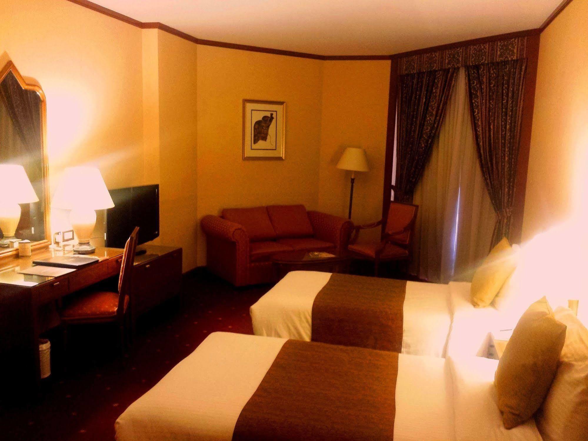 Safir International Hotel Kuwait Kuwait City Exterior foto