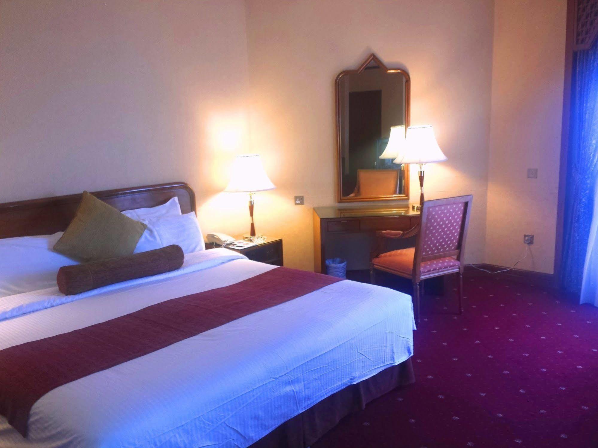 Safir International Hotel Kuwait Kuwait City Exterior foto